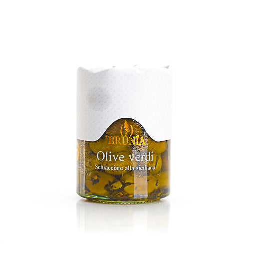 Antipasto siciliano con Olive Verdi Schiacciate alla contadina